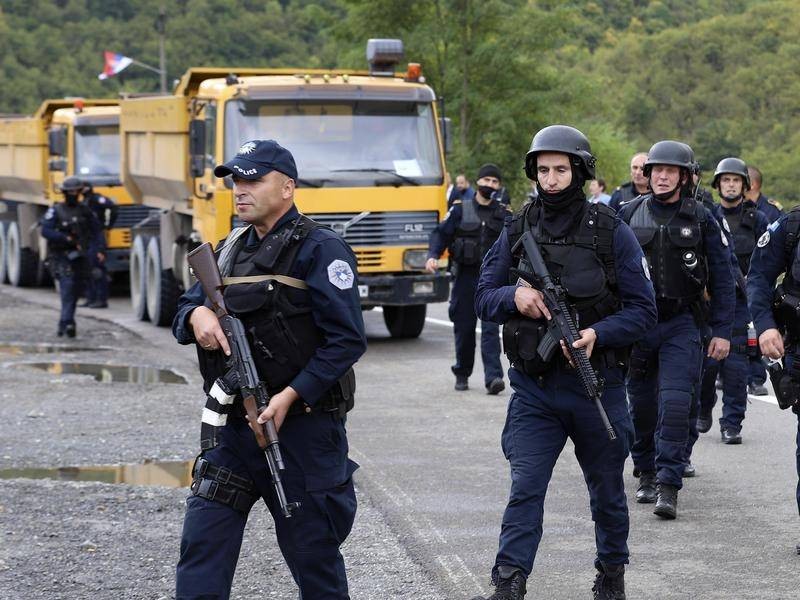 Tình hình Bắc Kosovo căng thẳng: Cảnh sát đóng cửa khẩu, bùng phát biểu tình, Liên hợp quốc cảnh báo. (Nguồn: AP)