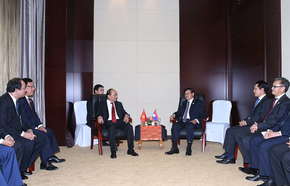 Thủ tướng Nguyễn Xuân Phúc gặp Thủ tướng Lào, Tổng thống Philippines
