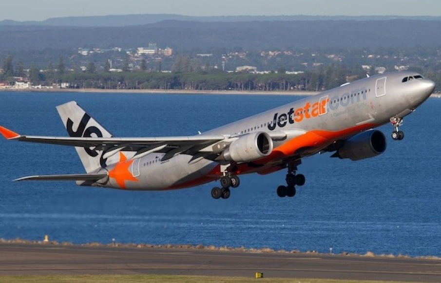 Australia: Máy bay Jetstar hạ cánh khẩn cấp do sự cố kỹ thuật