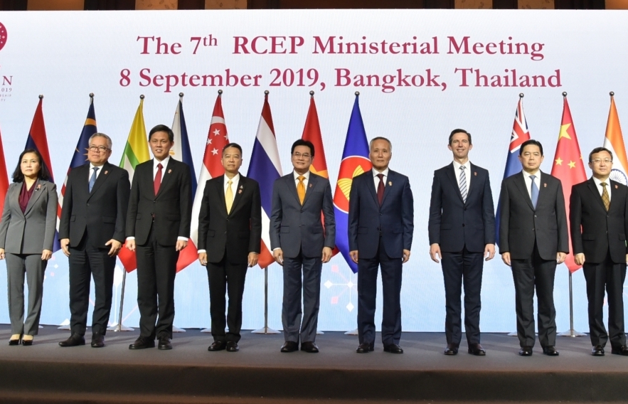 ASEAN và Trung Quốc tăng cường quan hệ đối tác thương mại   