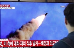 Vật thể Triều Tiên đã phóng là tên lửa đa nòng siêu lớn, ông Kim Jong-un trực tiếp giám sát