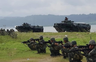 Phô trương sức mạnh của AAV gần Biển Đông, Philippines nói không nhắm vào bất cứ khu vực nào