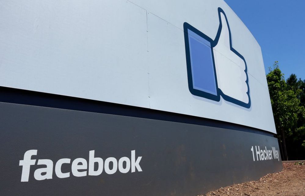 Bị Chính phủ 'đòi tiền' sử dụng tin tức, Facebook dọa chặn hết chia sẻ tin ở Australia