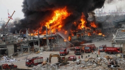 Lebanon: Chưa kịp hồi phục sau vụ nổ thảm họa, cảng Beirut lại tan hoang