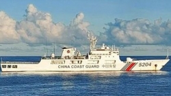 Bị Indonesia thẳng tay trục xuất tàu xâm phạm EEZ, Trung Quốc 'cãi tay đôi' gay gắt