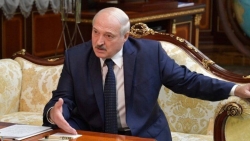 Tình hình Belarus: Tổng thống Lukashenko 'ra tay' với một số Đại sứ, nói châu Âu cho 'nổ tung bom nhiệt hạch'