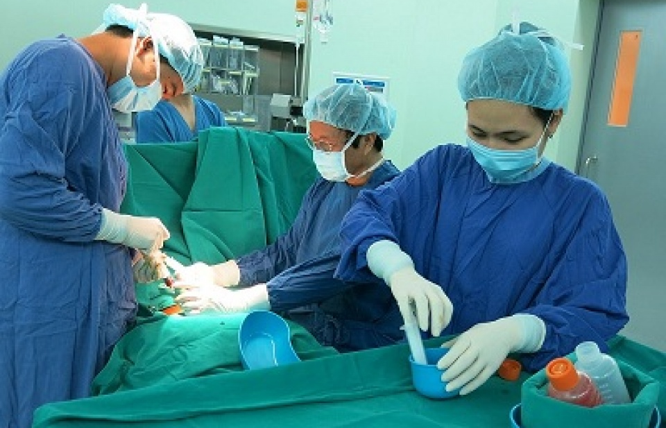 Việt Nam thực hiện ca ghép tế bào gốc chữa xơ phổi đầu tiên trên thế giới