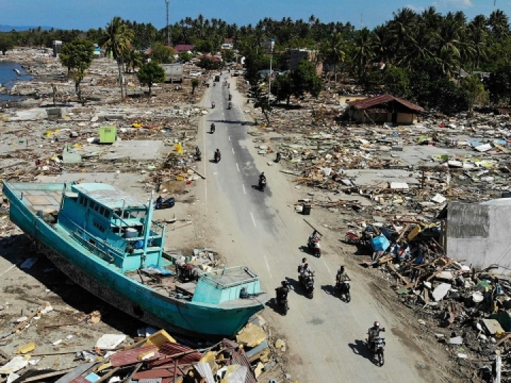 Động đất, sóng thần tại Indonesia: Hơn 1.670 người thiệt mạng, mất tích