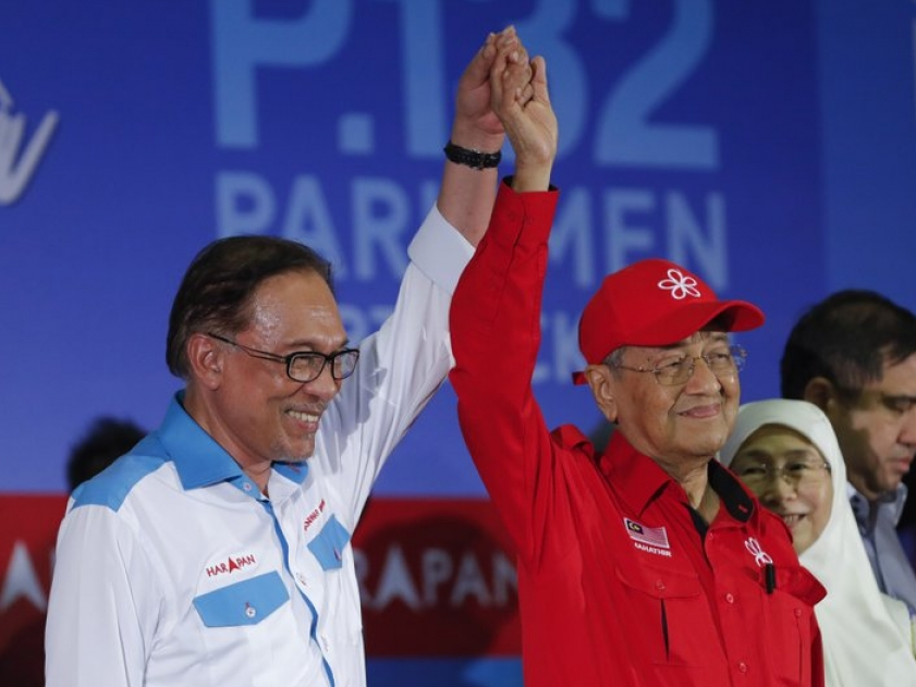 Thủ tướng Malaysia vận động cử tri ủng hộ đối thủ cũ