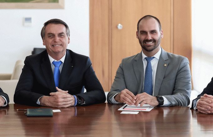 Brazil: Con trai Tổng thống trở thành lãnh đạo đảng cầm quyền