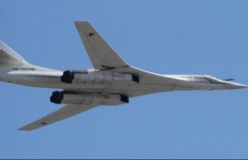 Nga điều 2 máy bay ném bom Tu-160 đến Nam Phi, nghi mang theo vũ khí hạt nhân