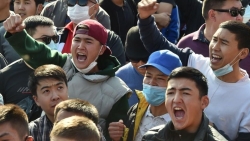 Biểu tình ở Kyrgyzstan: Bạo lực leo thang, Thủ tướng và Chủ tịch Quốc hội từ chức, Nga và LHQ lên tiếng