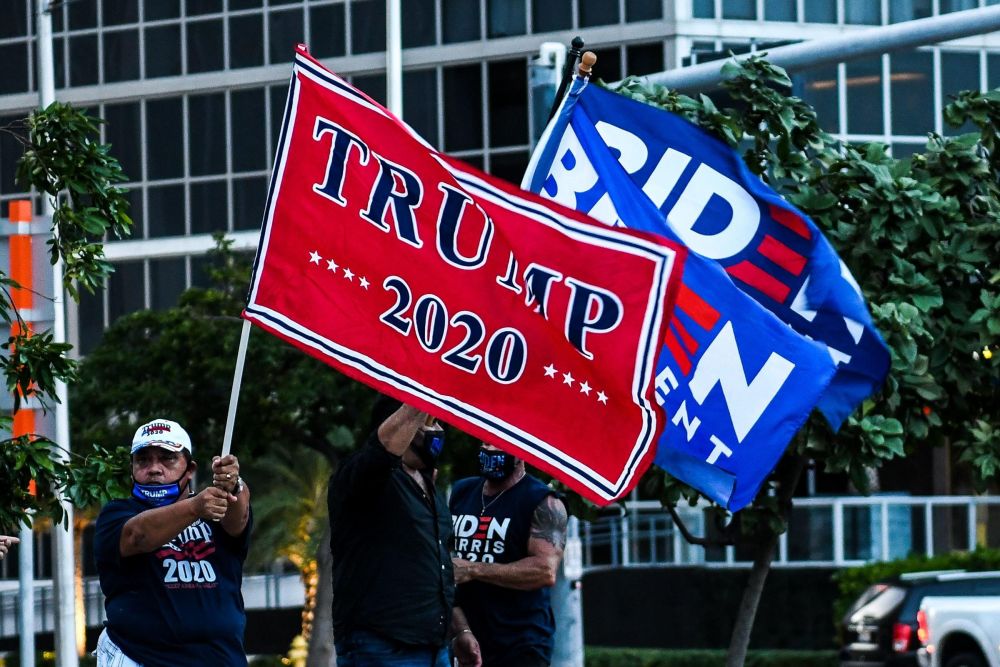 Bầu cử Mỹ 2020: Nỗ lực nước rút cuối cùng của Tổng thống Trump, 'màu xanh' có chuyển 'đỏ'?