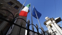 EU lại sắp ra đòn mới với Moscow, Italy phát cảnh báo với công dân đang ở Nga
