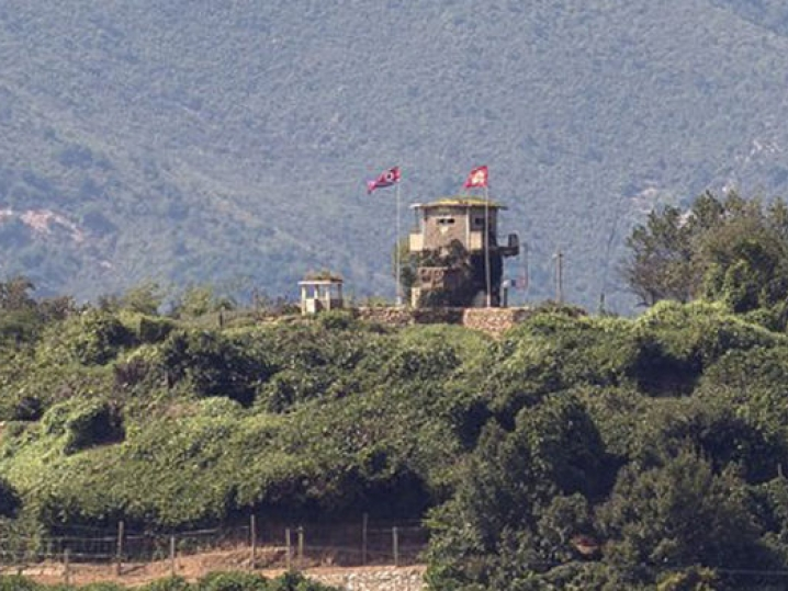 ​Triều Tiên phá hủy 10 trạm gác tại khu phi quân sự