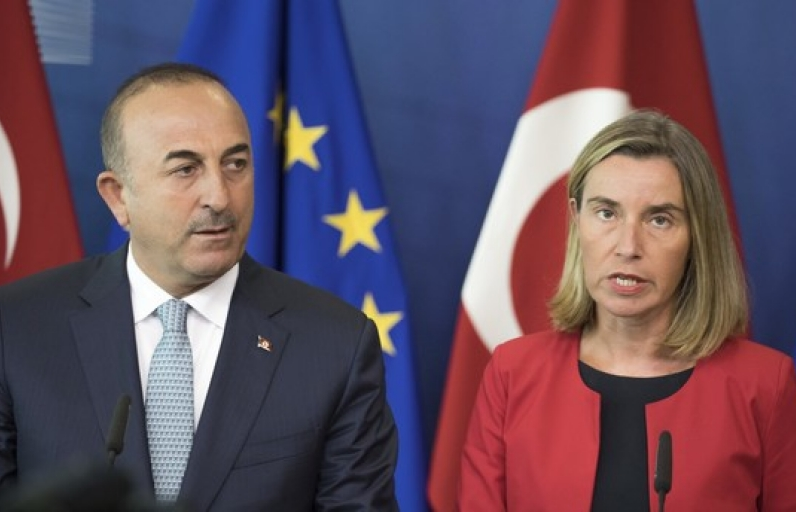 Thổ Nhĩ Kỳ khẩu chiến với EU về pháp trị