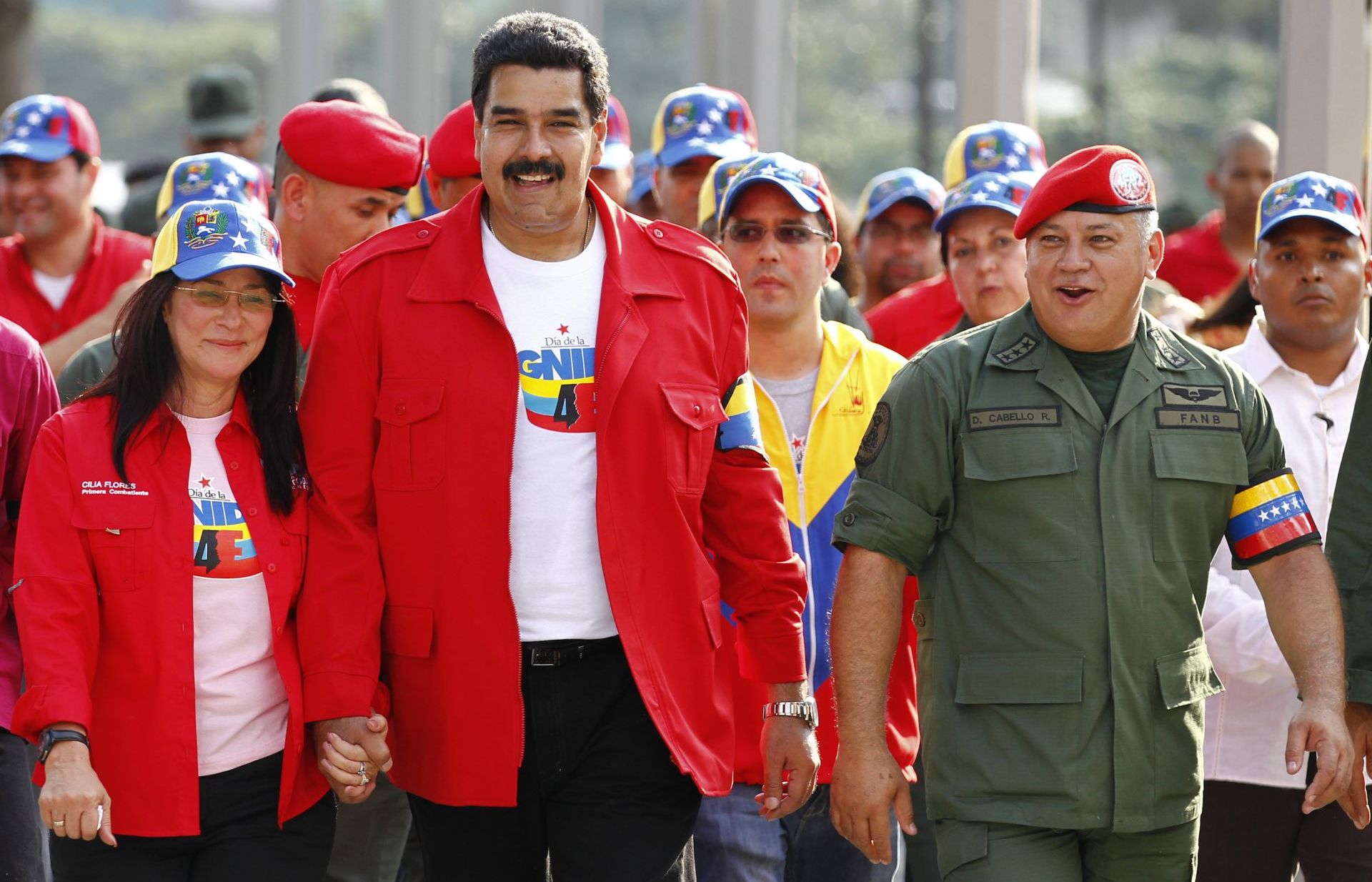 Mỹ cho phép một số công ty đóng thuế ở Venezuela, trừng phạt thêm 5 quan chức cấp cao