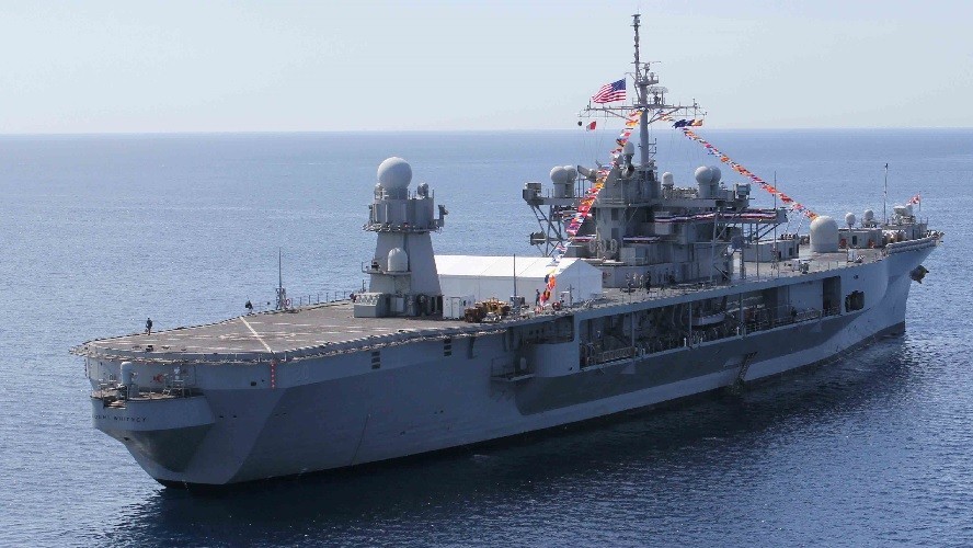 Nga tuyên bố 'chiếu tướng' tàu Mỹ vào Biển Đen