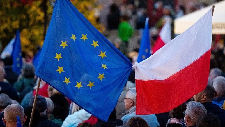 Cuộc chiến tư pháp giữa EU và quốc gia thành viên Ba Lan thêm căng thẳng: EP 'châm dầu'. (Nguồn: AFP)