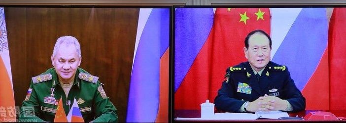 Bộ trưởng Quốc phòng Nga và Trung Quốc hội đàm trực tuyến. (Nguồn: Ministry of National Defense of China)