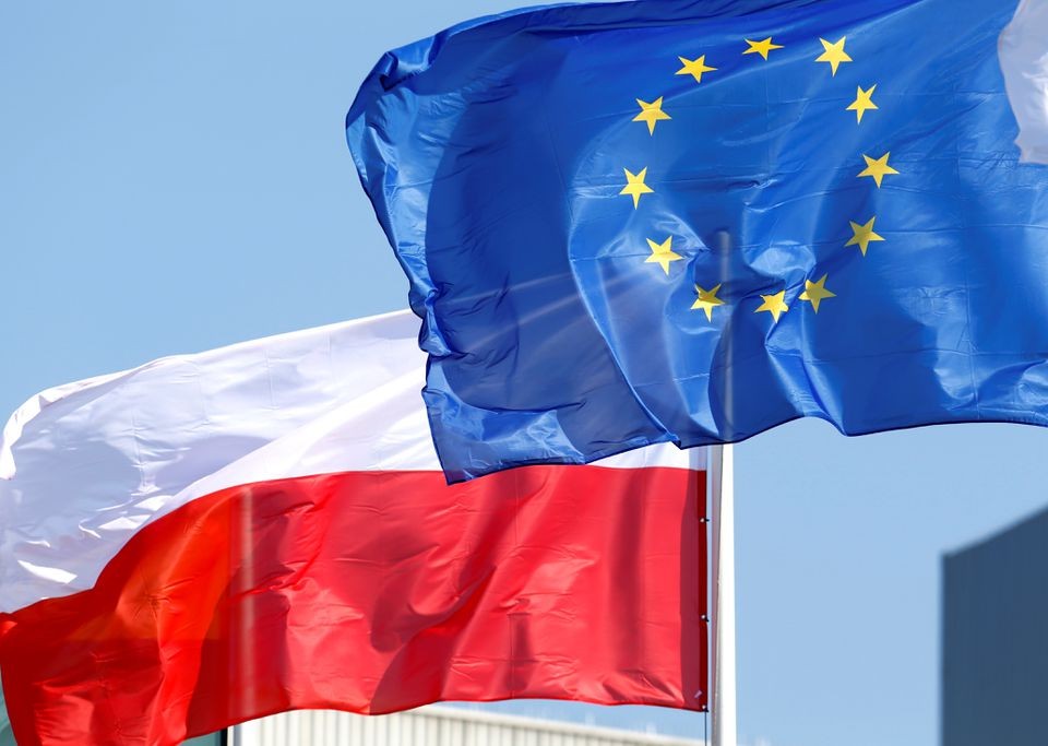 Tòa án Ba Lan ra thêm phát quyết thách thức EU