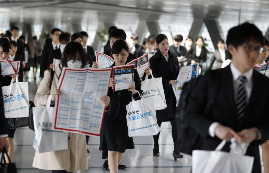 Phụ nữ Nhật lười yêu vì căng thẳng công việc