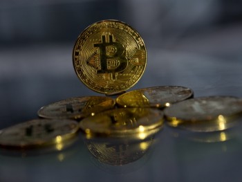 Đồng Bitcoin chạm “đỉnh”, có lúc lên mức 19.000 USD