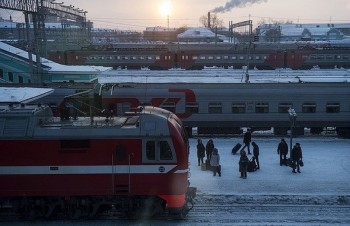 Nga "nắn lại" tuyến đường sắt phía Nam, Ukraine thiệt hại nặng