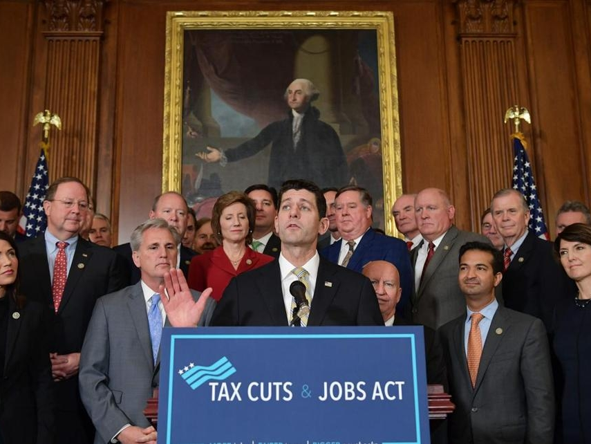 Hạ viện Mỹ thông qua dự luật cải cách thuế của đảng Cộng hòa