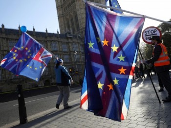 EU "sẵn sàng xem xét" thêm những đảm bảo cho Anh về "thỏa thuận ly hôn"