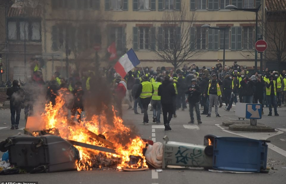 ​Pháp: Lại biểu tình "Áo vàng", tiếp tục gây sức ép lên Chính phủ