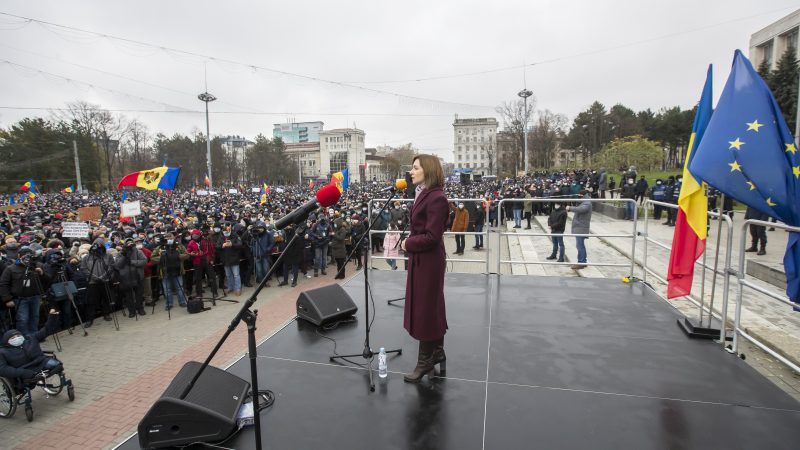 Tình hình Moldova: Căng thẳng leo thang, Tổng thống đắc cử kêu gọi biểu tình, hàng chục nghìn người chặn cửa Quốc hội
