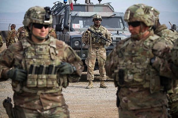 Afghanistan: Xe bọc thép chở binh lính Mỹ bị trúng mìn được cài sẵn