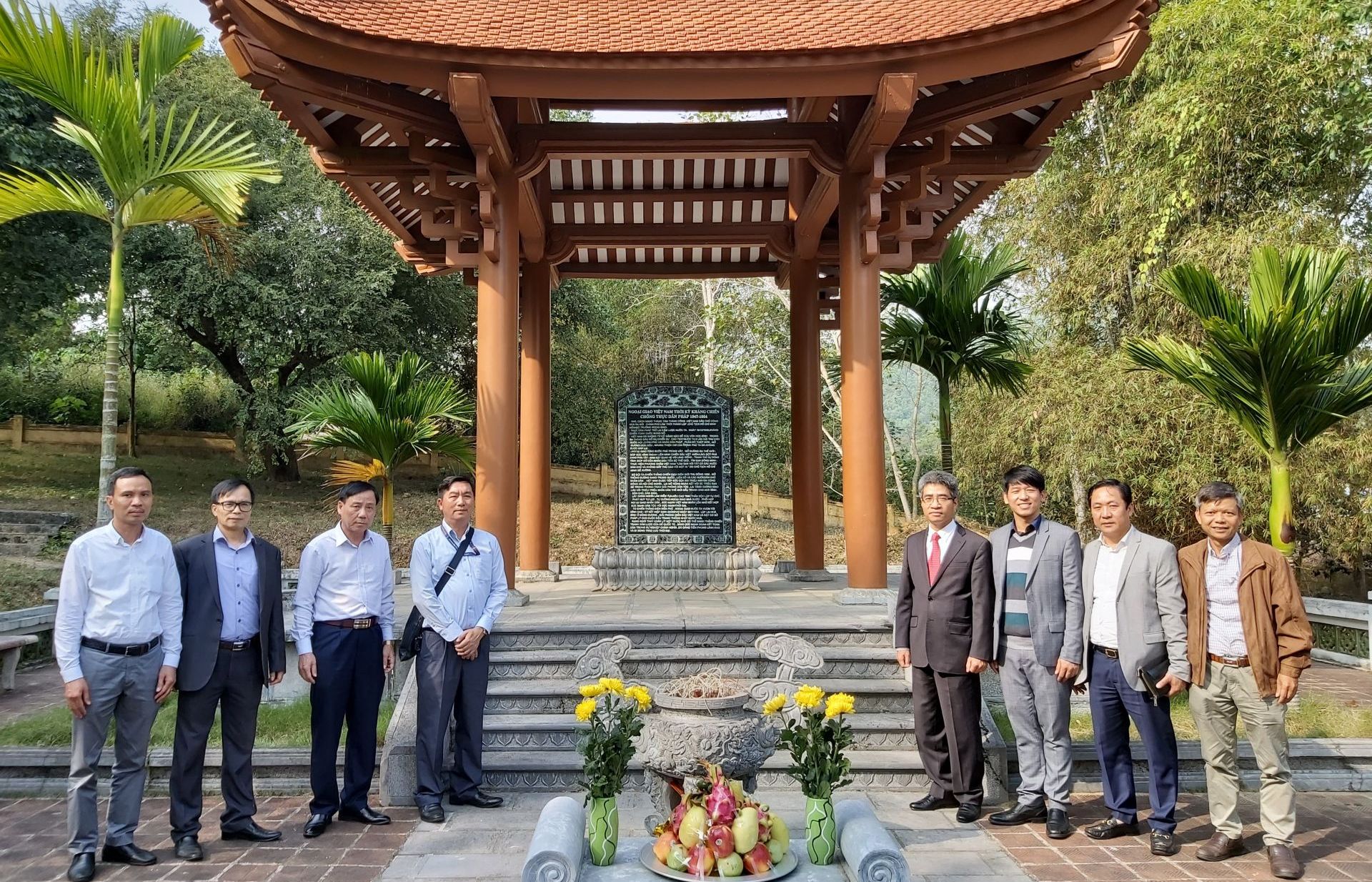 Đoàn công tác Bộ Ngoại giao làm việc với tỉnh Tuyên Quang