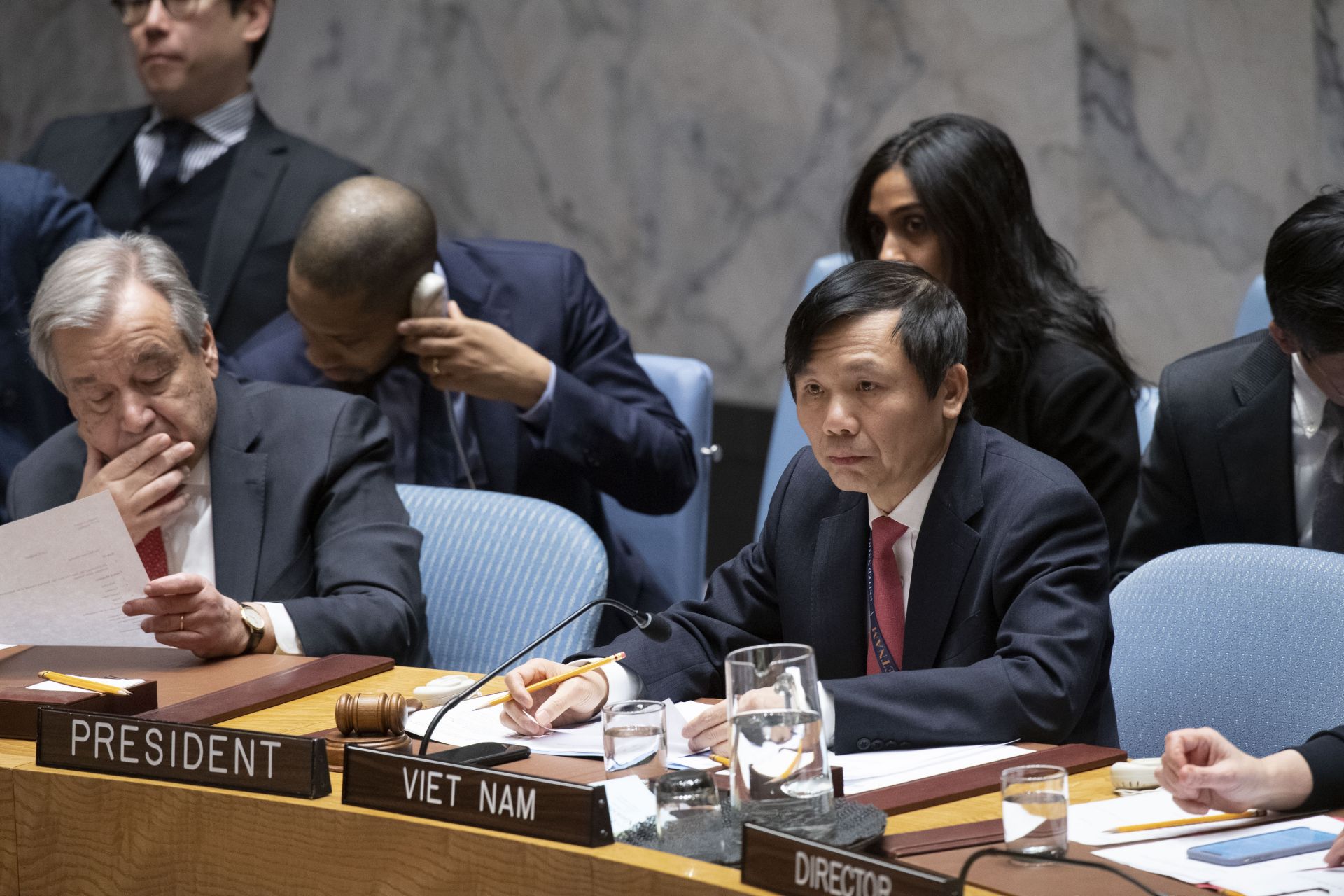 hoi dong bao an lan dau tien thao luan tang cuong hop tac giua lhq va asean
