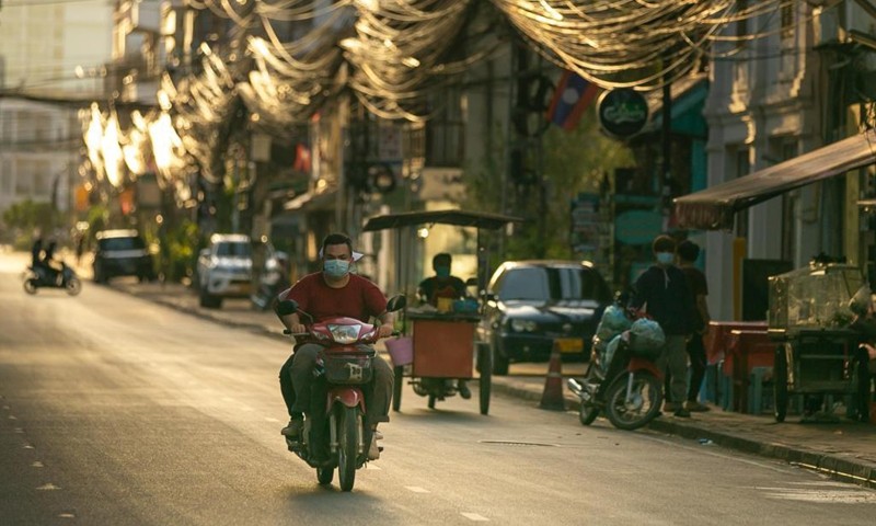 Bộ Y tế Lào ngày 5/1 cho biết trong 24 giờ qua, nước này ghi nhận 836 ca mắc mới Covid-19 tại 18 tỉnh, thành phố và 6 ca tử vong. (Nguồn: Tân Hoa xã)