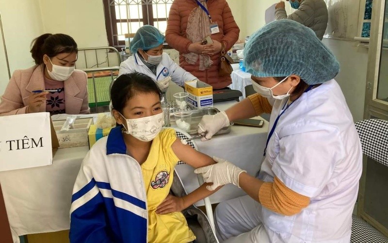 Tiêm vaccine phòng Covid-19 cho trẻ em tại huyện Ngân Sơn, tỉnh Bắc Kạn. (Nguồn: Nhân dân)