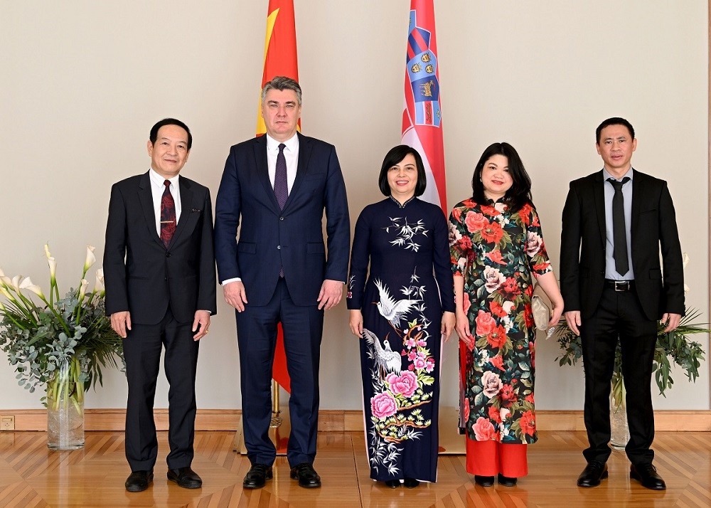 Đại sứ Nguyễn Thị Bích Thảo trình Thư ủy nhiệm lên Tổng thống Croatia