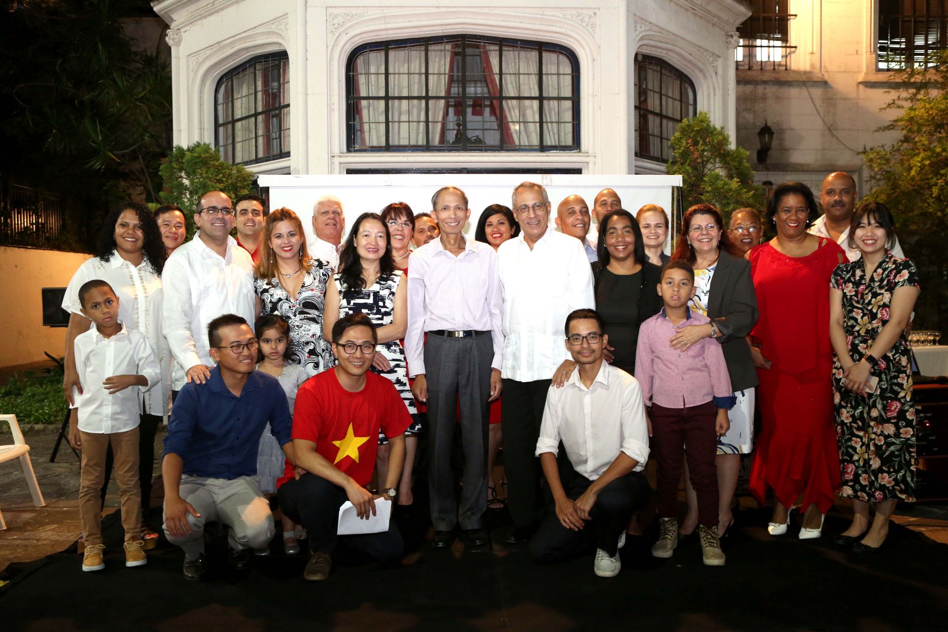 giao luu huu nghi giua dai su quan viet nam va cuba tai argentina