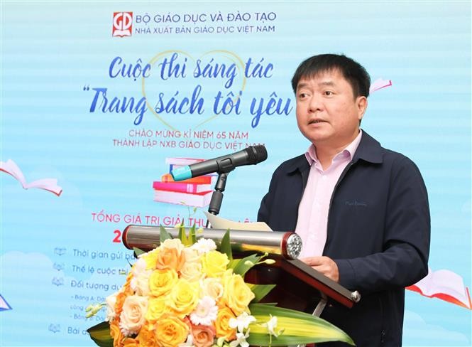 Ông Lê Hoàng Hải, Phó Tổng giám đốc NXB Giáo dục Việt Nam phát biểu khai mạc trại sáng tác. (Nguồn: TXVN)