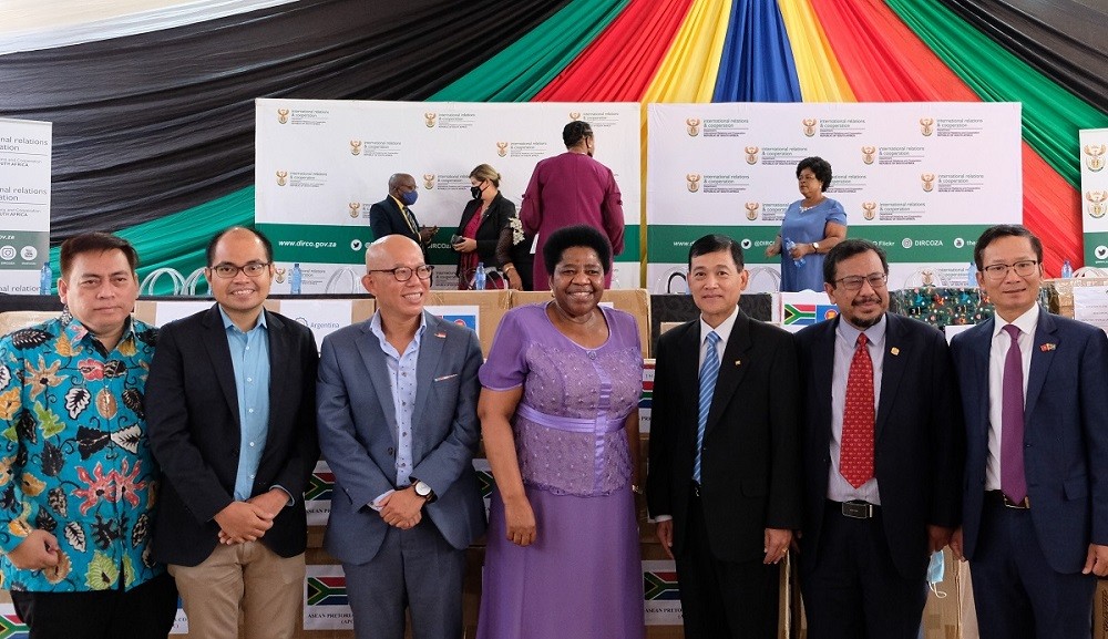 Thứ trưởng Bộ Ngoại giao và Hợp tác quốc tế Nam Phi Candish Mashego-Dlamini cùng các Trưởng Cơ quan đại diện các nước ASEAN.