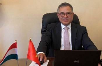 Đại sứ Nguyễn Tiến Thức: Đồng hành với cộng đồng người Việt tại Hungary trong phòng, chống dịch Covid-19