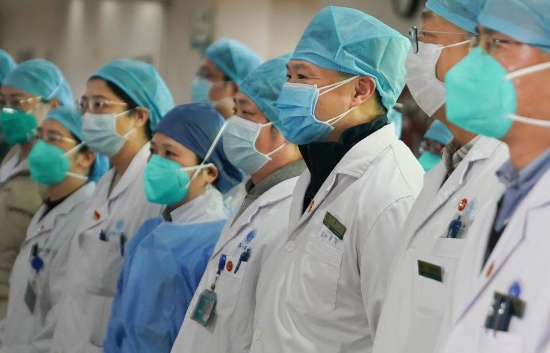 'Ngoại giao virus corona': Trung Quốc cử chuyên gia y tế tới Nga, EC trợ giúp Ba Lan 115 triệu euro