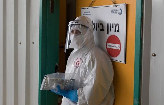 Israel: Ghi nhận hơn 10.500 ca nhiễm Covid-19, bắt đầu điều trị bệnh nhân bằng huyết tương