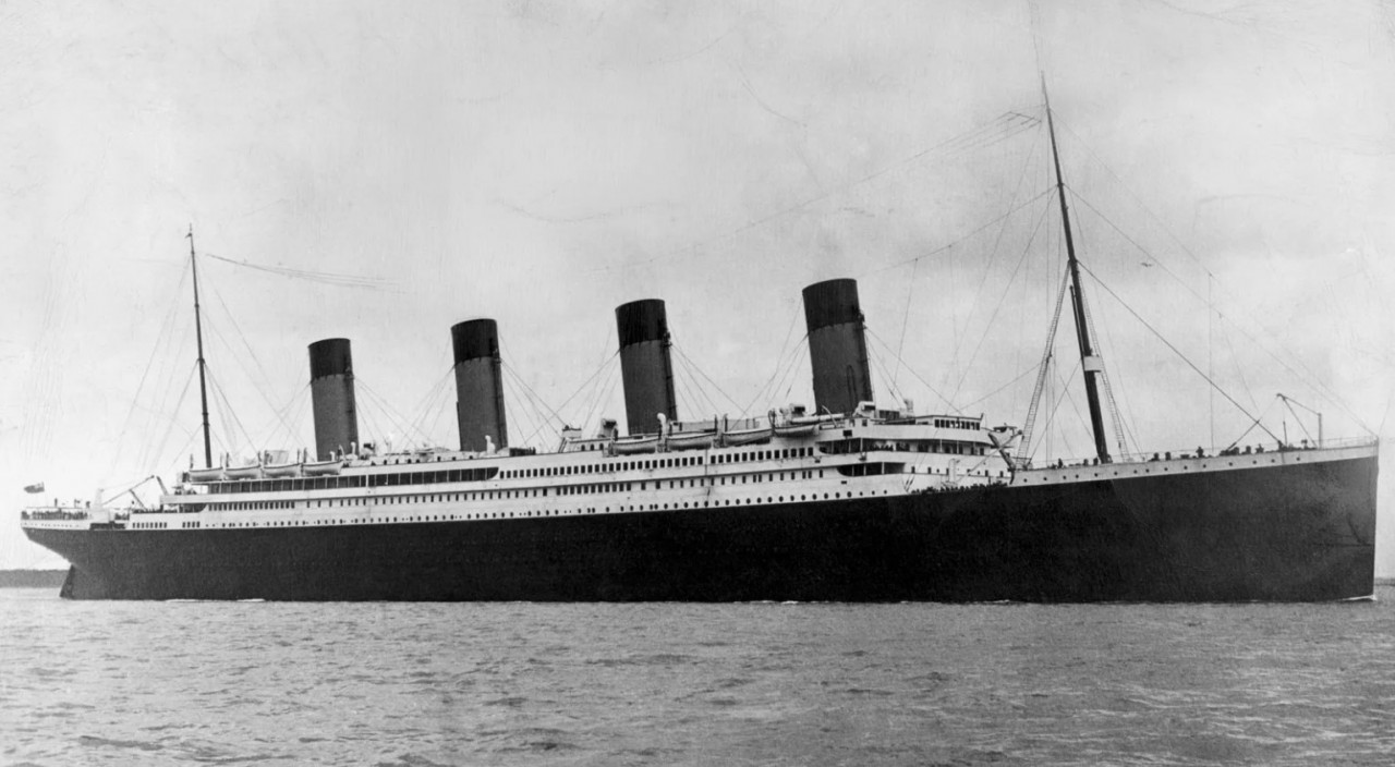 Tranh Tô Màu Tàu Titanic: Tưởng Nhớ Huyền Thoại Biển Cả - Tô màu trực tuyến