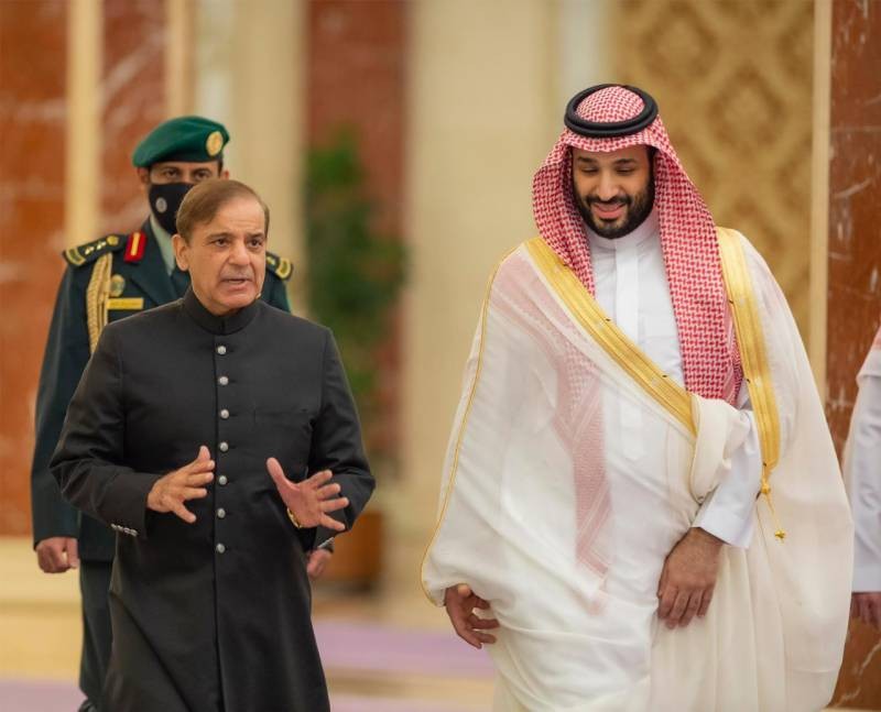 Thủ tướng Pakistan Shehbaz Sharif đã có cuộc gặp Thái tử Saudi Arabia Mohammed Bin Salman tại Cung điện Al-Salam ở Jeddah ngày 29/4. (Nguồn: Reuters)