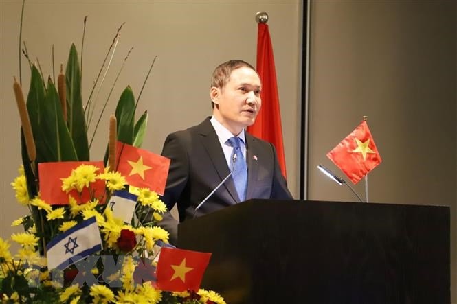 Đại sứ quán Việt Nam tại Israel và những đêm trắng dưới ‘mưa tên lửa'