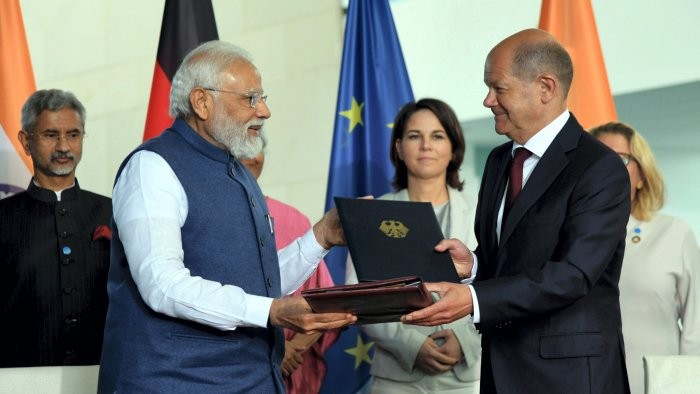 Thủ tướng Ấn Độ Narendra Modi và Thủ tướng Đức Olaf Scholz ký kết Bản tuyên bố chung tại Tham vấn liên chính phủ lần thứ 6 ngày 2/5. (Nguồn: One India)