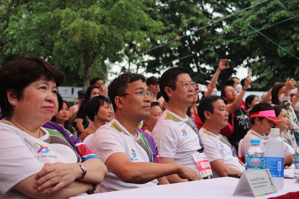 Sự kiện có sự tham dự của đại diện các bộ, ngành phía Việt Nam.