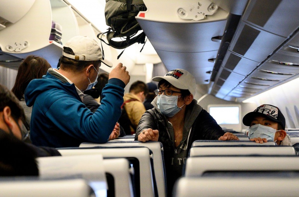 Các hãng hàng không Mỹ xử lý nghiêm hành khách không đeo khẩu trang